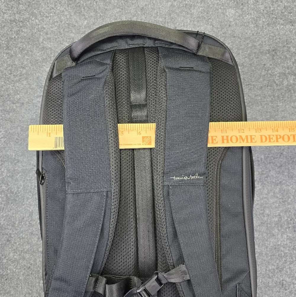 TravisMathew Lateral Backpack TMB107 Black NWT - Padded 16